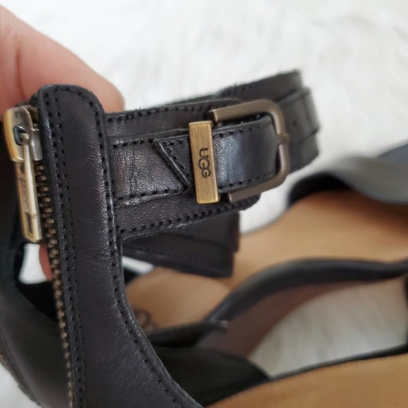 UGG Sz 7 Char Strap Wedge Sandals - Fit Small - Picture 7 of 9